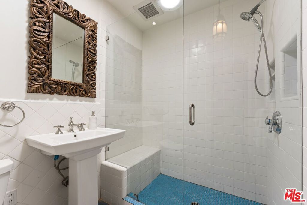 Image 20 of property listing at 4220 Lincoln Avenue, Culver City, CA 90232