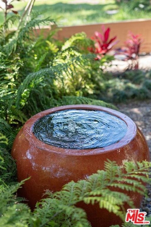 Image 3 of property listing at 4220 Lincoln Avenue, Culver City, CA 90232