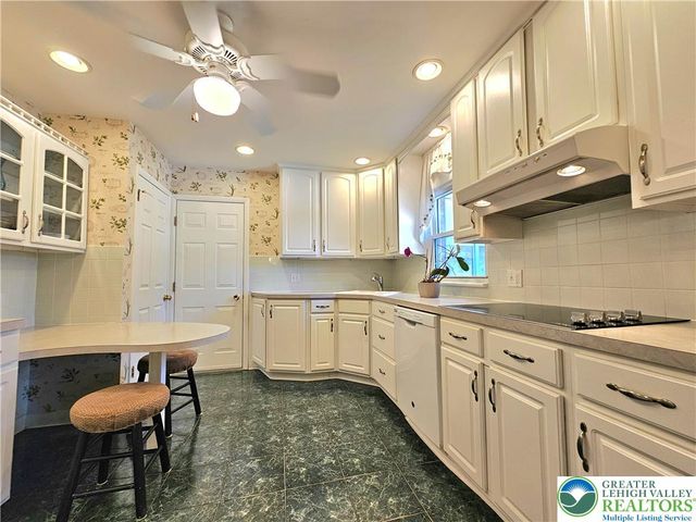 1948 Belleview Drive, Whitehall Twp, PA 18052