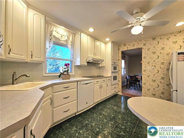 1948 Belleview Drive, Whitehall Twp, PA 18052