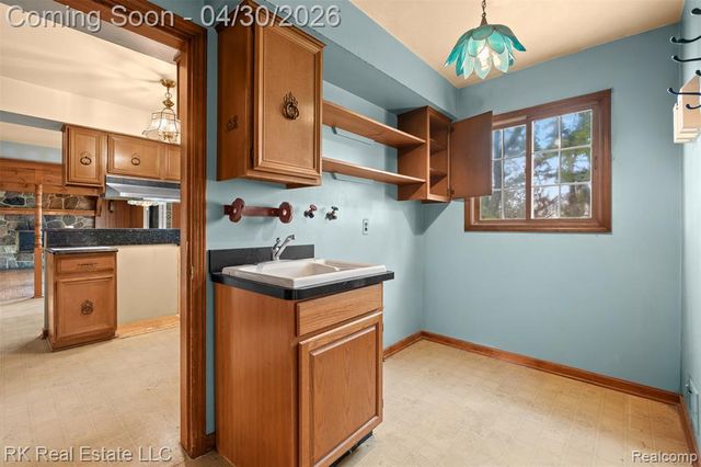 52489 Butternut Drive, Shelby Twp, MI 48316