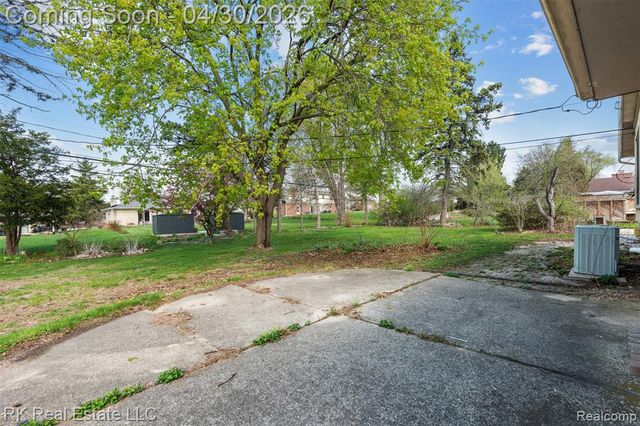 52489 Butternut Drive, Shelby Twp, MI 48316