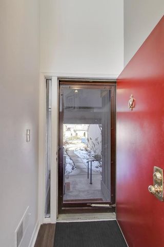83 THORNHILL Lane B, Lake Barrington, IL 60010