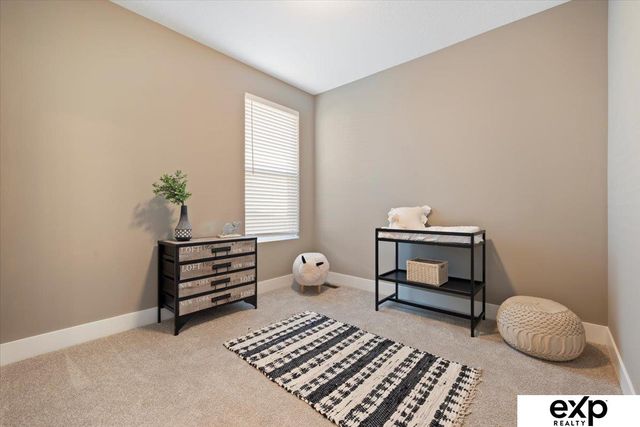 6859 Stony Point Drive, Papillion, NE 68046