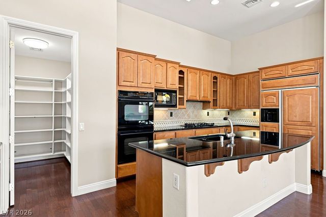 6 Old Marsh Court, Henderson, NV 89052
