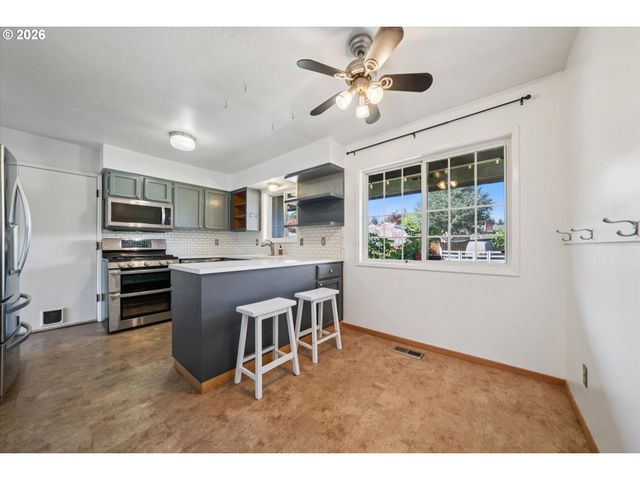 1212 Ne 175TH Ave, Portland, OR 97230