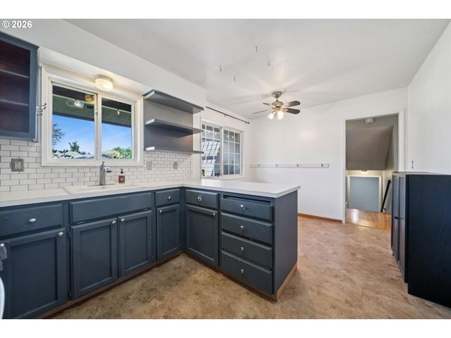 1212 Ne 175TH Ave, Portland, OR 97230
