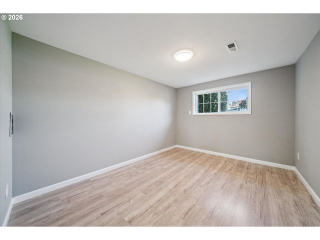 1212 Ne 175TH Ave, Portland, OR 97230