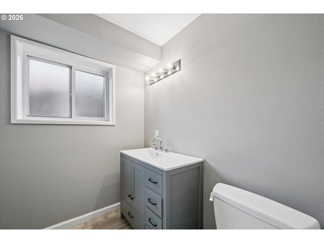 1212 Ne 175TH Ave, Portland, OR 97230