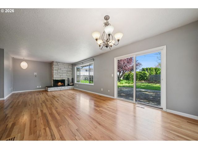 1212 Ne 175TH Ave, Portland, OR 97230