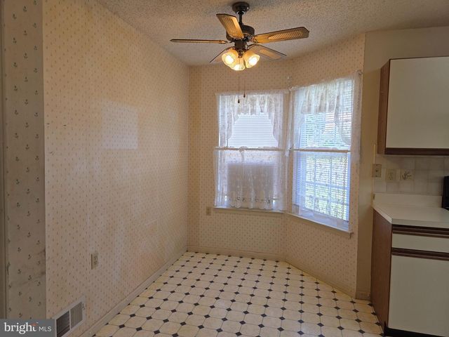 9 DOVE TREE CT, Barnegat, NJ 08005