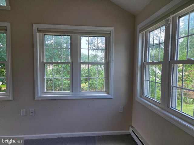 9 DOVE TREE CT, Barnegat, NJ 08005