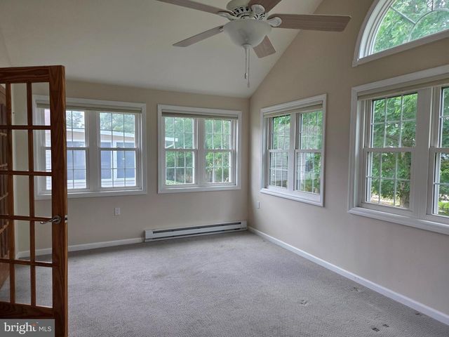 9 DOVE TREE CT, Barnegat, NJ 08005