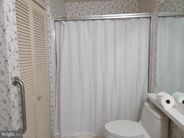 9 DOVE TREE CT, Barnegat, NJ 08005