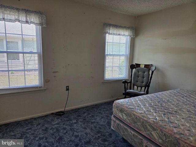 9 DOVE TREE CT, Barnegat, NJ 08005