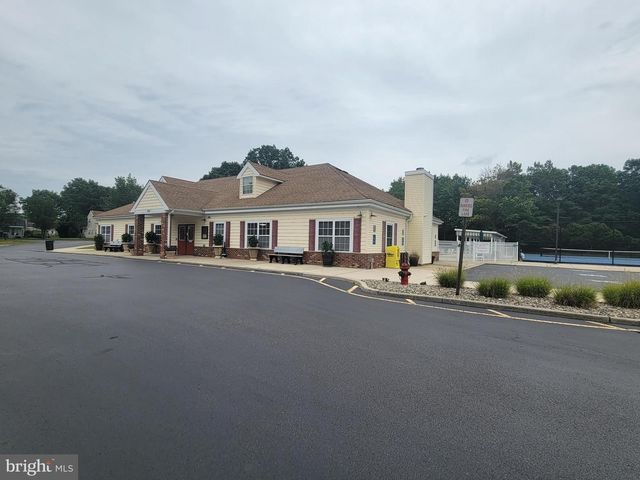 9 DOVE TREE CT, Barnegat, NJ 08005