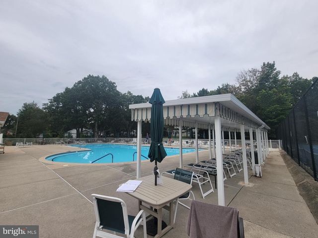 9 DOVE TREE CT, Barnegat, NJ 08005
