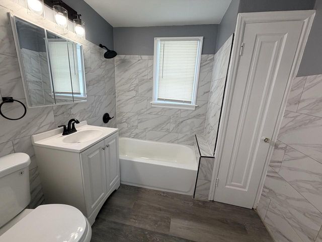 3024 N 44th STREET, Milwaukee, WI 53210
