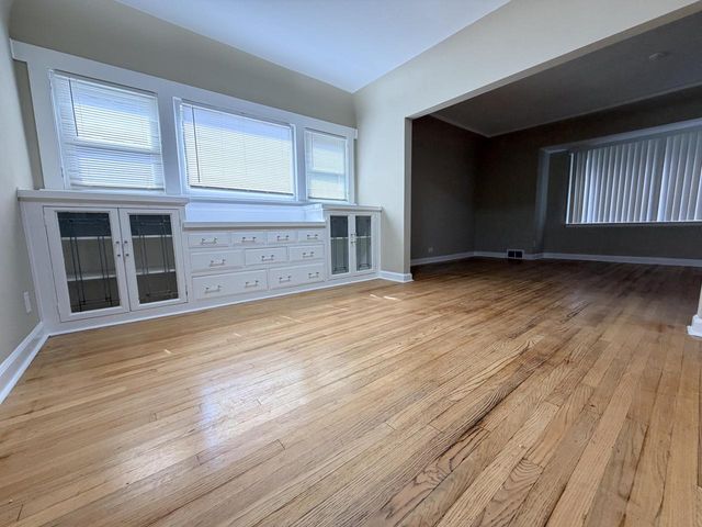 3024 N 44th STREET, Milwaukee, WI 53210