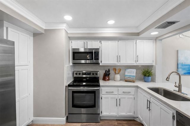 6158 PALMA DEL MAR BOULEVARD S 305, St Petersburg, FL 33715