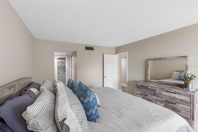 6158 PALMA DEL MAR BOULEVARD S 305, St Petersburg, FL 33715