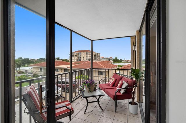 6158 PALMA DEL MAR BOULEVARD S 305, St Petersburg, FL 33715