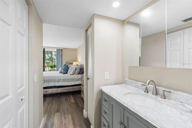 6158 PALMA DEL MAR BOULEVARD S 305, St Petersburg, FL 33715