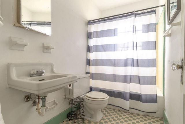 1119 NW 25TH AVENUE, Gainesville, FL 32609