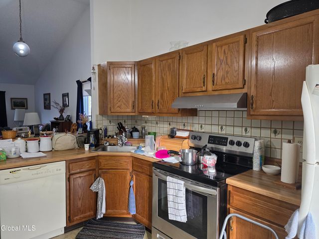 509 Townwood Drive, Guilderland, NY 12203