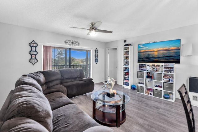 2091 Coral Ridge Drive N306, Coral Springs, FL 33071