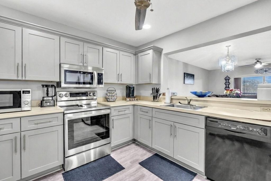 2091 Coral Ridge Drive N306, Coral Springs, FL 33071