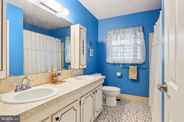 317 ST DAVID DR, Mount Laurel, NJ 08054