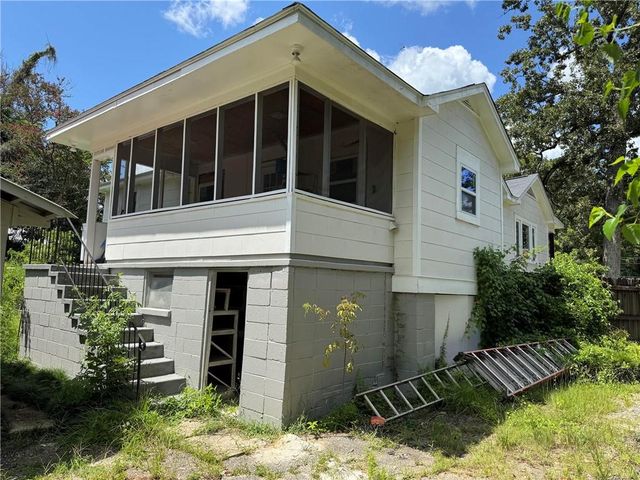 304 Pelham Street, Chickasaw, AL 36611