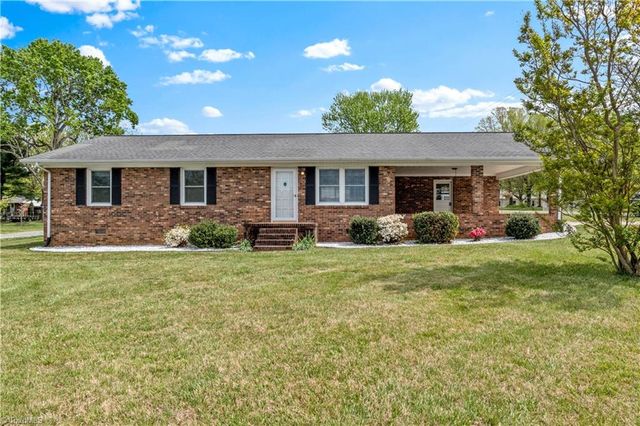 200 Beckford Drive, Lexington, NC 27295
