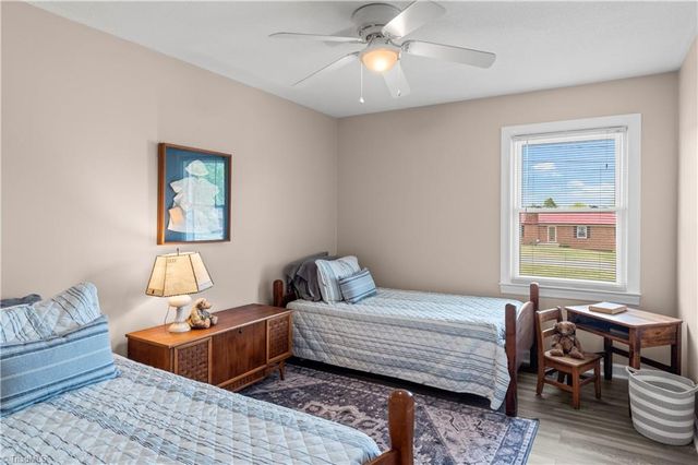 200 Beckford Drive, Lexington, NC 27295