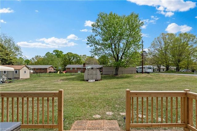 200 Beckford Drive, Lexington, NC 27295