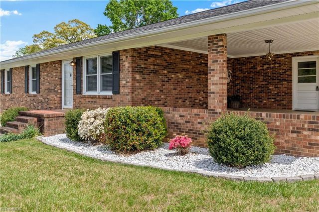 200 Beckford Drive, Lexington, NC 27295
