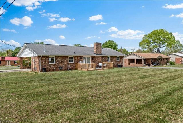 200 Beckford Drive, Lexington, NC 27295