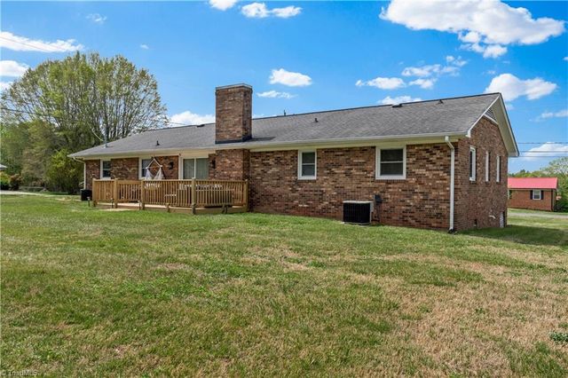 200 Beckford Drive, Lexington, NC 27295