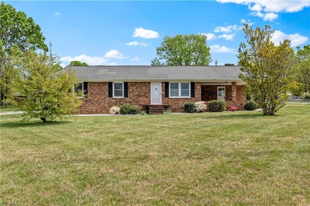 200 Beckford Drive, Lexington, NC 27295