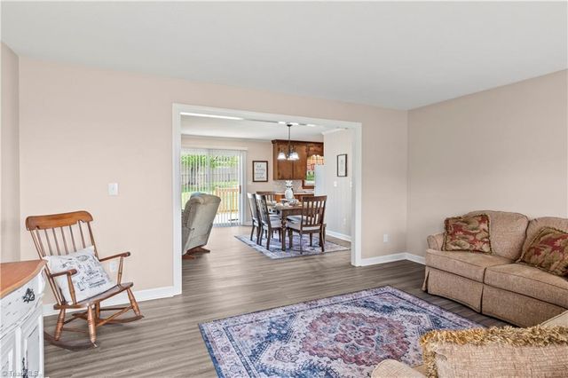 200 Beckford Drive, Lexington, NC 27295