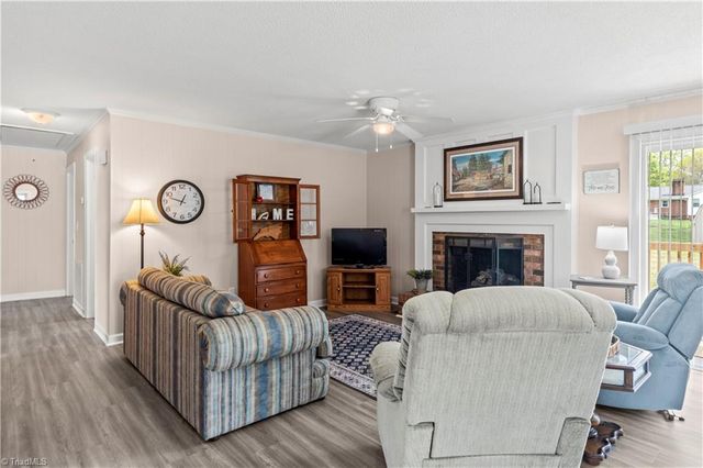 200 Beckford Drive, Lexington, NC 27295