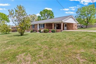 200 Beckford Drive, Lexington, NC 27295
