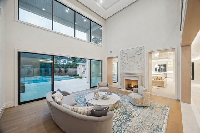 11607 Shady Grove Lane, Houston, TX 77024