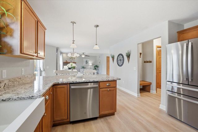 57 Happy Hollow LANE, Oconomowoc, WI 53066