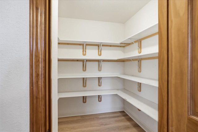 57 Happy Hollow LANE, Oconomowoc, WI 53066