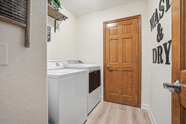 57 Happy Hollow LANE, Oconomowoc, WI 53066