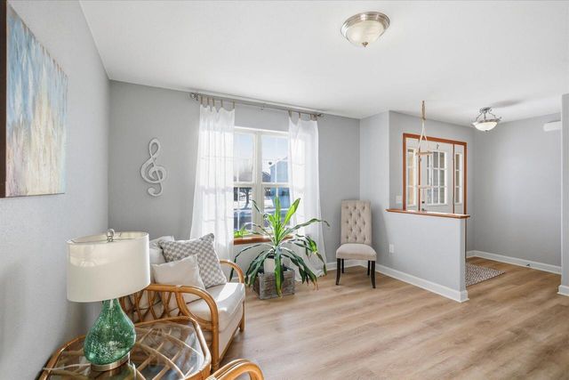 57 Happy Hollow LANE, Oconomowoc, WI 53066