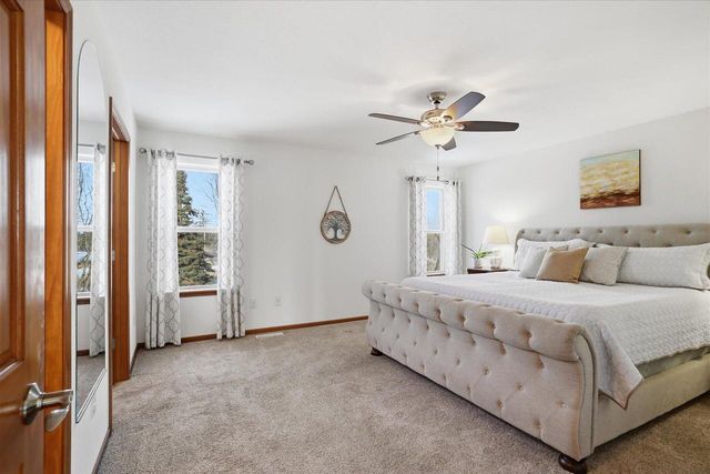 57 Happy Hollow LANE, Oconomowoc, WI 53066