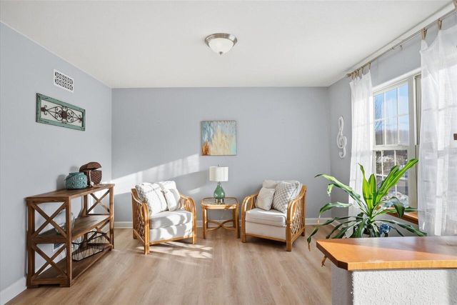 57 Happy Hollow LANE, Oconomowoc, WI 53066